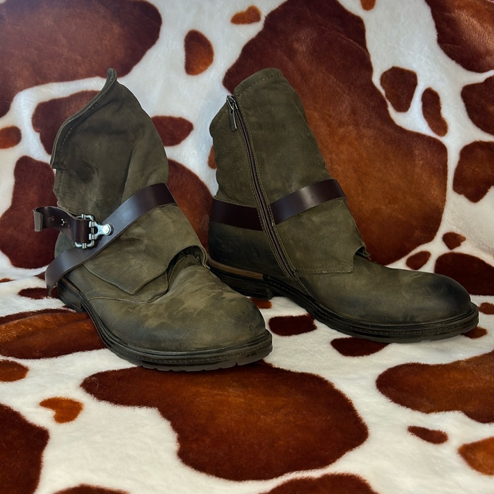 Spring Step Green Booties